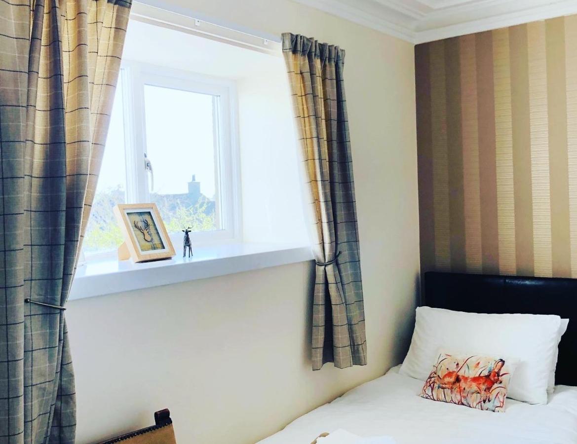 The Aberdeen Arms Hotel Tarves 外观 照片